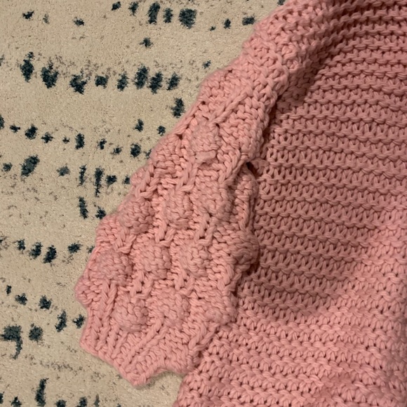 Vick Blanket of Snow Hand-knit Chunky Sweater - Picture 6 of 7